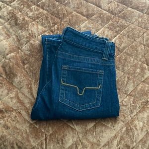 Kimes “BETTY” dark wash jeans.